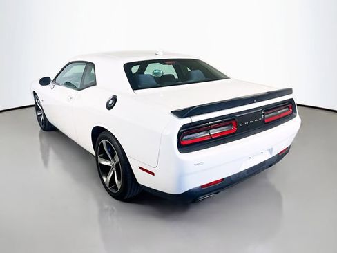 Used 2018 Dodge Challenger R/T image 6