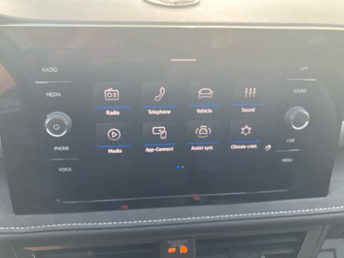 Used 2025 Volkswagen Taos SE FWD image 23