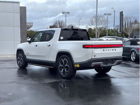 Used 2022 Rivian R1T Adventure image 7