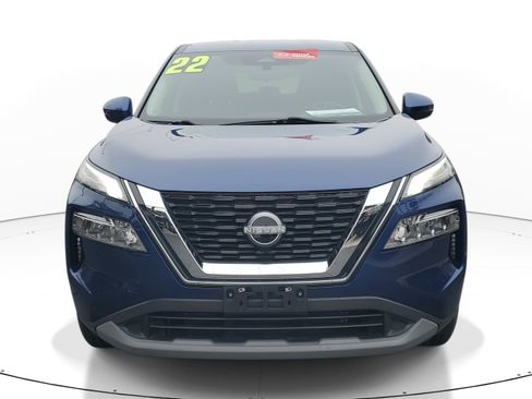 Used 2022 Nissan Rogue SV image 2