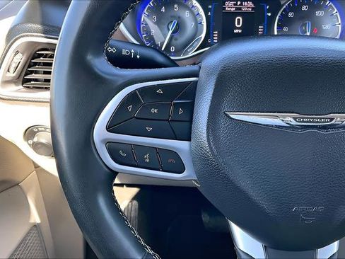 Used 2022 Chrysler Voyager LX image 13