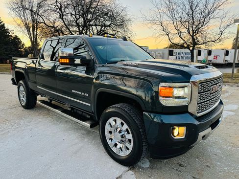 Used 2019 GMC Sierra 2500 Denali w/ Duramax Plus Package image 1