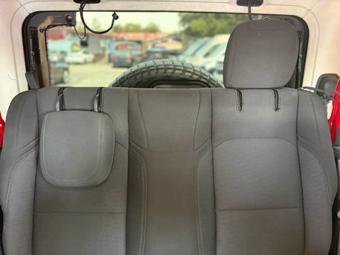 Used 2020 Jeep Wrangler Sport AWD/4WD image 21