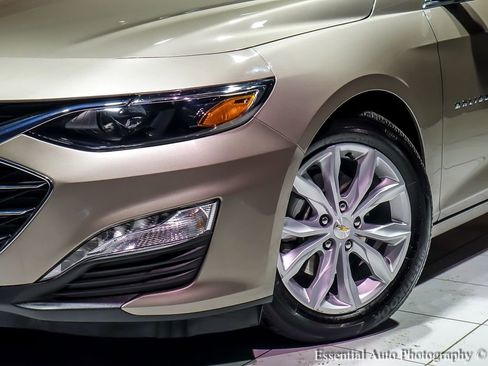 Used 2025 Chevrolet Malibu LT image 4