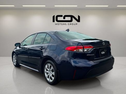 Used 2025 Toyota Corolla LE FWD image 3