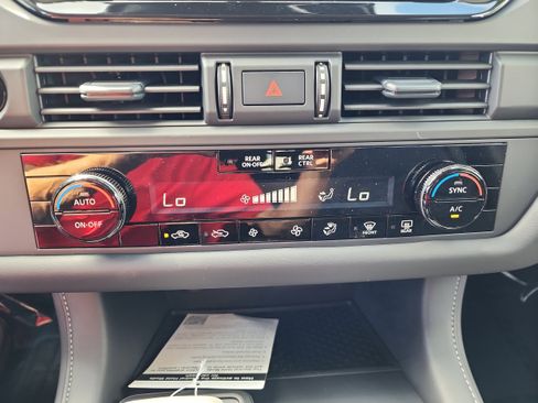 New 2025 Nissan Pathfinder S image 14