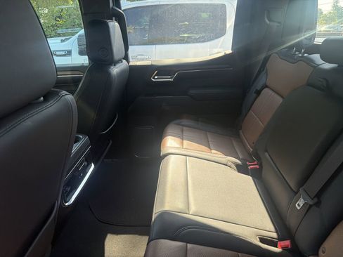 Used 2024 Chevrolet Silverado 1500 High Country w/ Technology Package AWD/4WD image 7