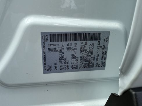 Used 2025 Nissan Rogue SV image 26