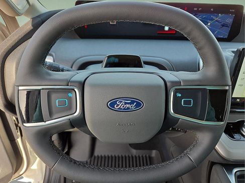 New 2026 Ford Expedition Active image 24