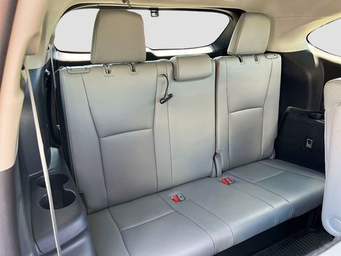 Used 2023 Toyota Highlander Limited AWD/4WD image 27