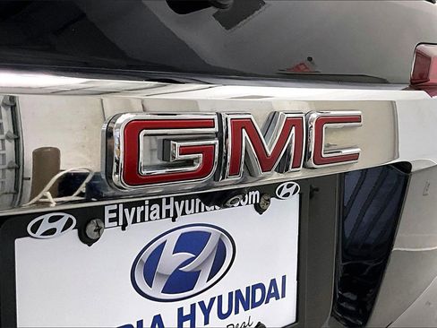 Used 2021 GMC Acadia SLE image 33