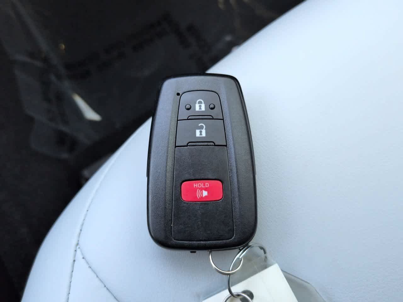 Certified 2021 Toyota Prius XLE FWD image 27