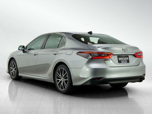 Used 2023 Toyota Camry XLE image 3