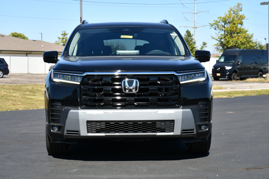 New 2026 Honda Pilot Touring image 2