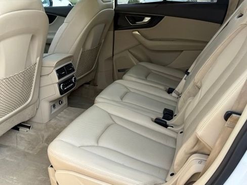Used 2018 Audi Q7 3.0T Premium Plus w/ Premium Plus Package AWD/4WD image 24