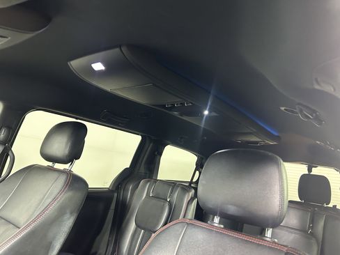 Used 2019 Dodge Grand Caravan GT image 12