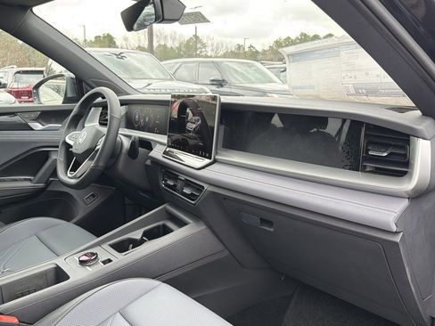 New 2026 Volkswagen Tiguan SE R-Line FWD image 21