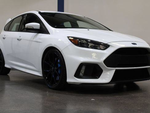Used 2017 Ford Focus RS AWD/4WD image 3