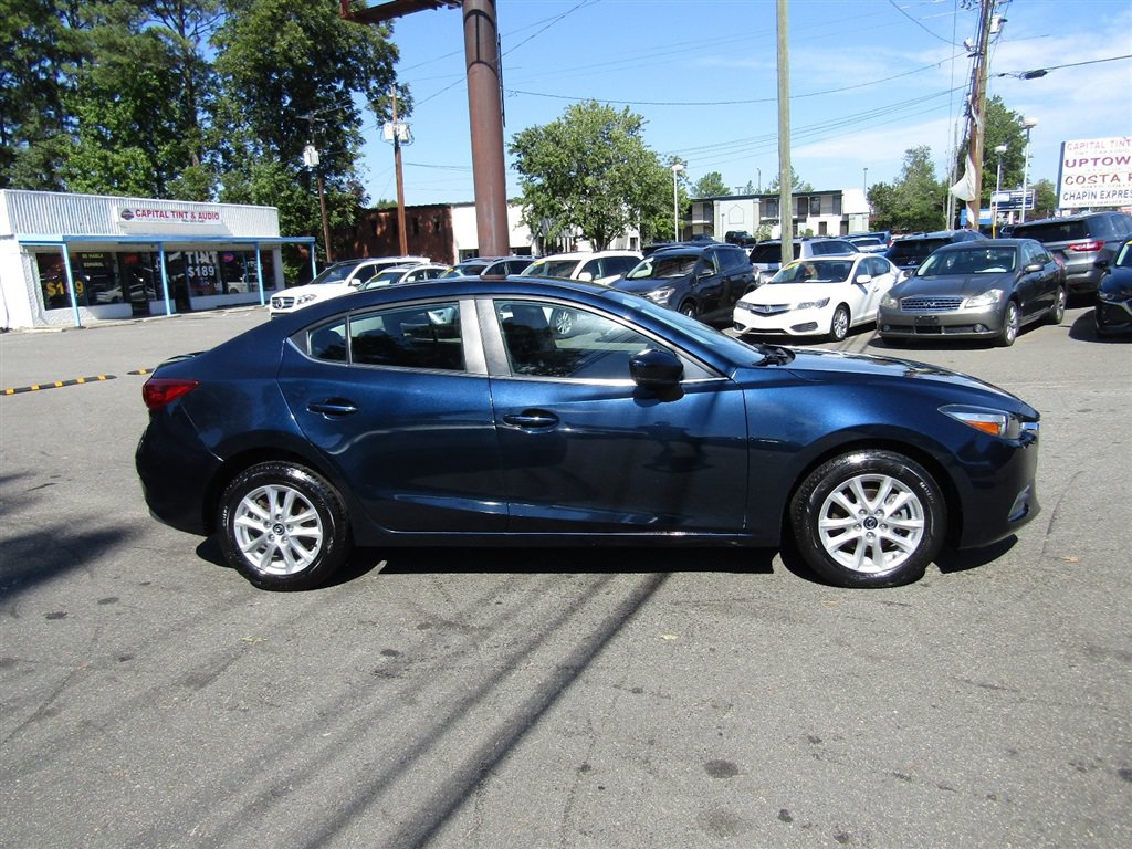 Used 2017 MAZDA MAZDA3 Sport w/ Preferred Equipment Package FWD image 8
