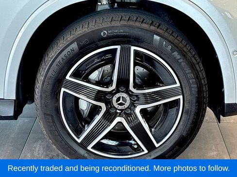 Used 2025 Mercedes-Benz GLC 300 4MATIC image 40