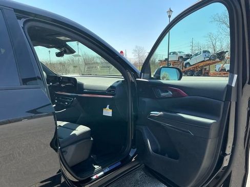New 2026 Chevrolet Traverse Z71 image 15