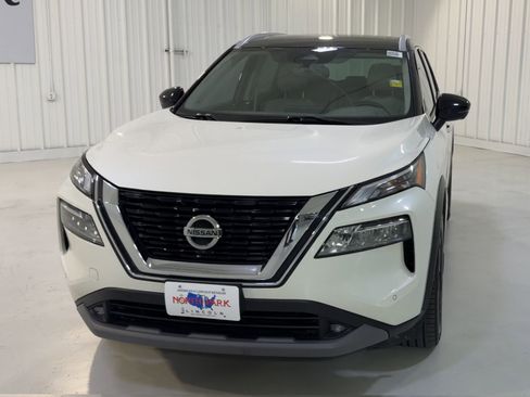 Used 2021 Nissan Rogue SL w/ Premium Package FWD image 4