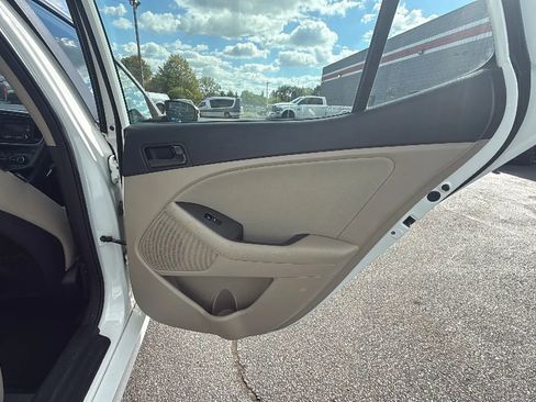 Used 2015 Kia Optima LX image 13
