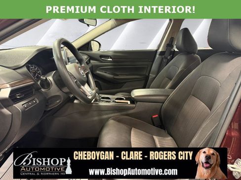 Used 2024 Nissan Altima 2.5 SV image 9