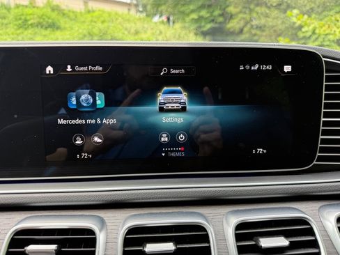 Used 2021 Mercedes-Benz GLS 580 4MATIC image 34