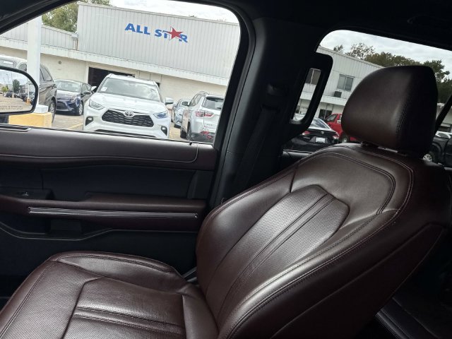 Used 2023 Ford Expedition Limited AWD/4WD image 23