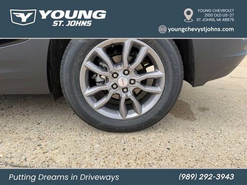 Used 2024 GMC Terrain SLT w/ LPO, Floor Liner Package AWD/4WD image 10