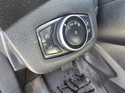 Used 2017 Ford Escape SE image 17