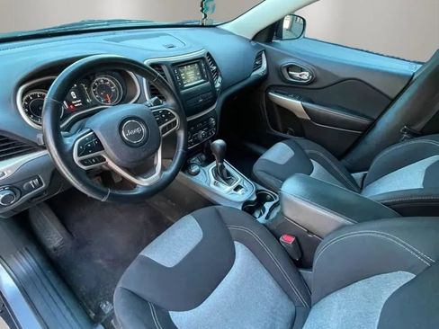 Used 2017 Jeep Cherokee Sport AWD/4WD image 13