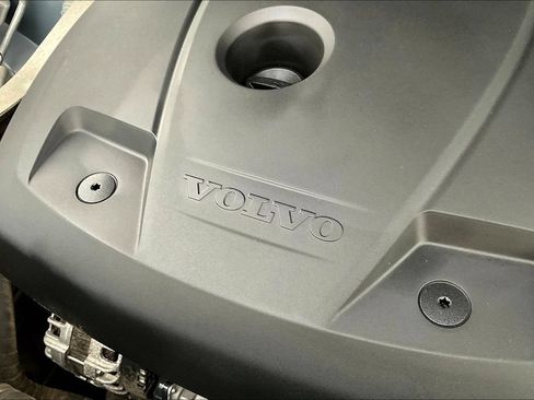 Used 2021 Volvo XC90 T6 Momentum AWD/4WD image 30