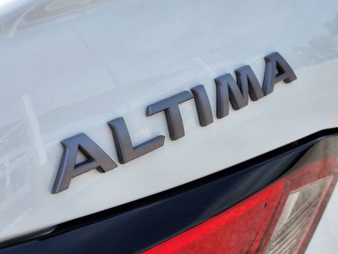 Used 2025 Nissan Altima 2.5 SV image 12