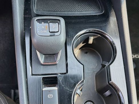 Used 2024 Nissan Rogue S AWD/4WD image 18