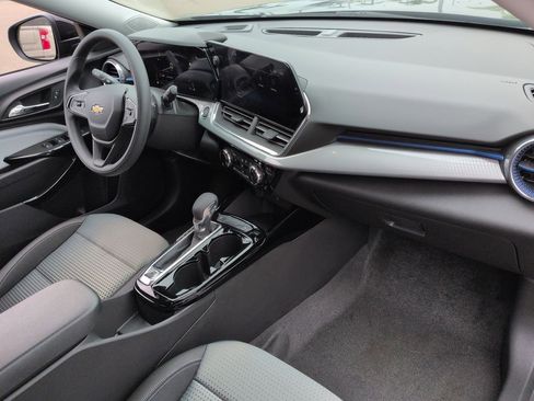 New 2026 Chevrolet Trax LT FWD image 30