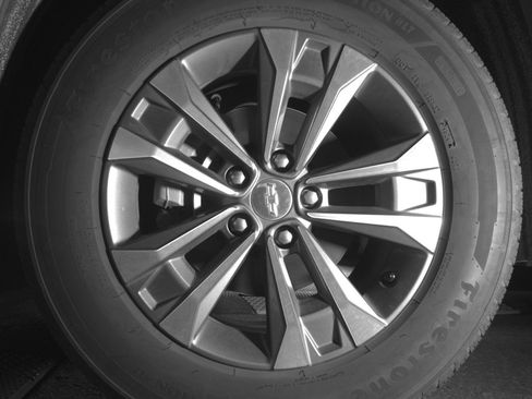 Used 2025 Chevrolet Equinox LT FWD image 12