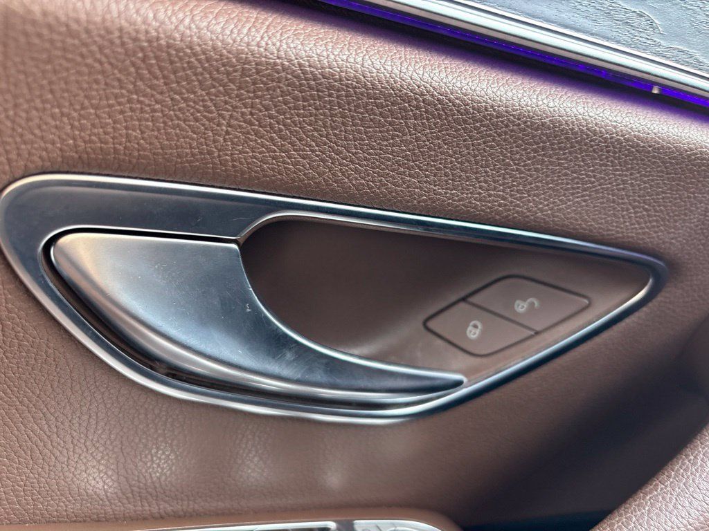 Used 2018 Mercedes-Benz E 400 4MATIC Sedan image 19