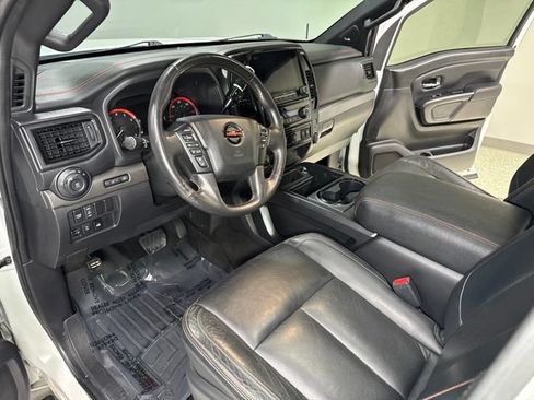 Used 2020 Nissan Titan PRO-4X w/ Pro-4x Convenience Package AWD/4WD image 15