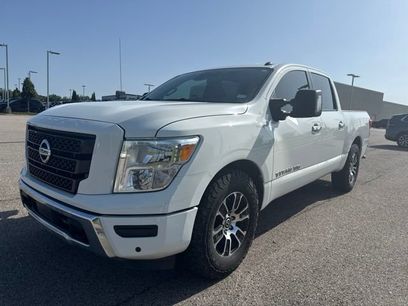 Used 2020 Nissan Titan SV w/ SV Convenience Package