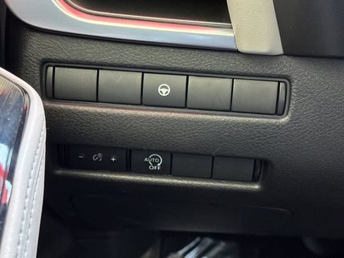Used 2023 Nissan Rogue SV FWD image 33