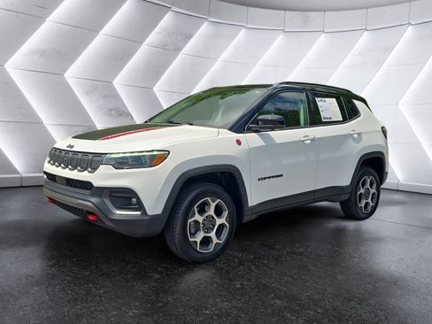 Used 2022 Jeep Compass Trailhawk w/ Trailhawk Elite Group AWD/4WD image 1