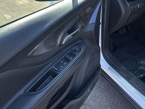 Used 2018 Buick Encore Preferred image 10