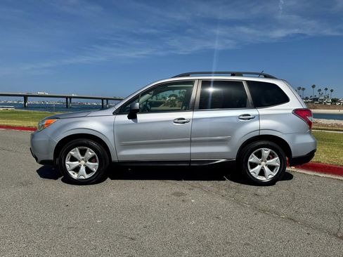 Used 2014 Subaru Forester 2.5i Premium w/ Popular Package #2 AWD/4WD image 2