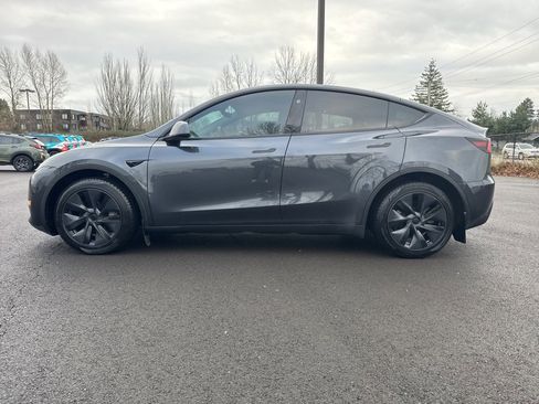 Used 2024 Tesla Model Y Long Range image 4
