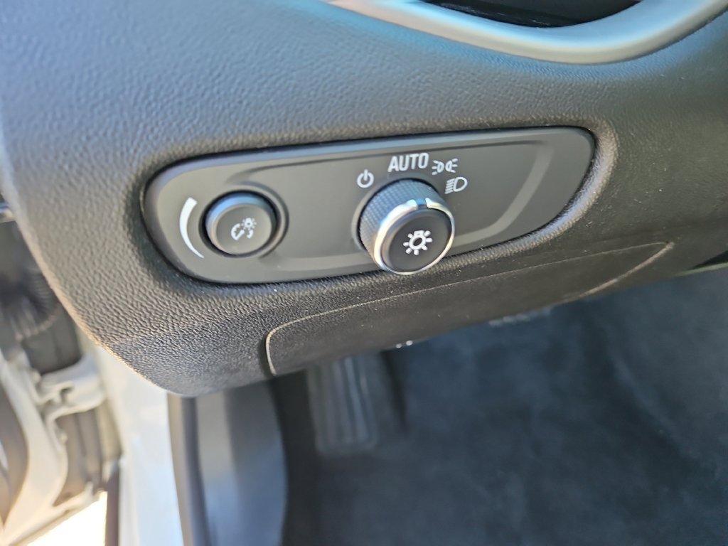 Used 2024 Chevrolet Malibu LT FWD image 25
