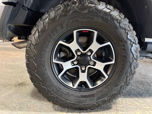 Used 2022 Jeep Wrangler Unlimited Rubicon w/ Dual Top Group image 28