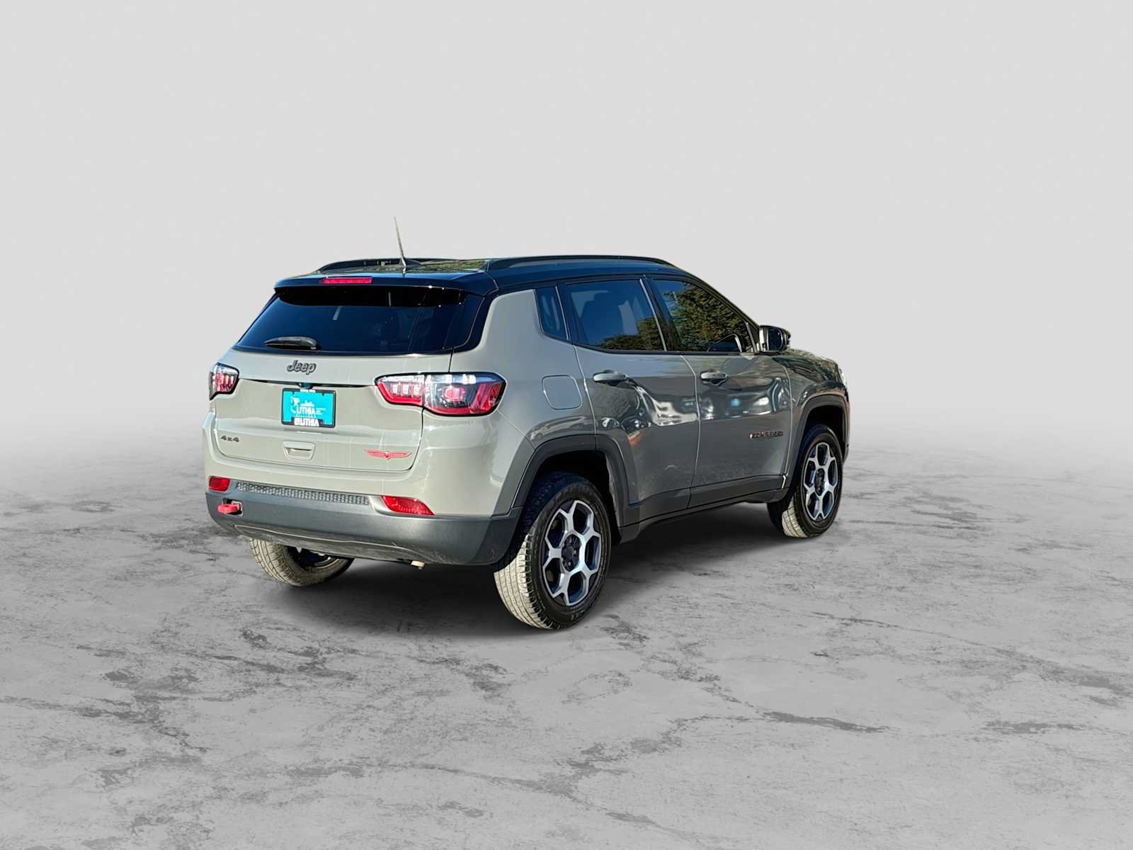 Used 2022 Jeep Compass Trailhawk AWD/4WD image 8