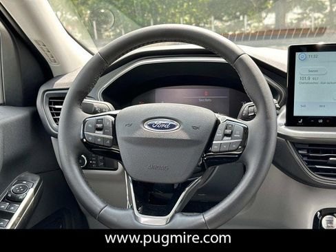 New 2025 Ford Escape SE w/ Class II Trailer Tow Package image 23